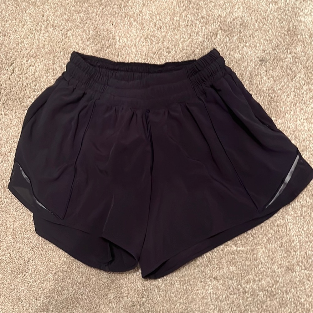 Lululemon hotty hot low rise navy shorts size 4 tall, 4 long